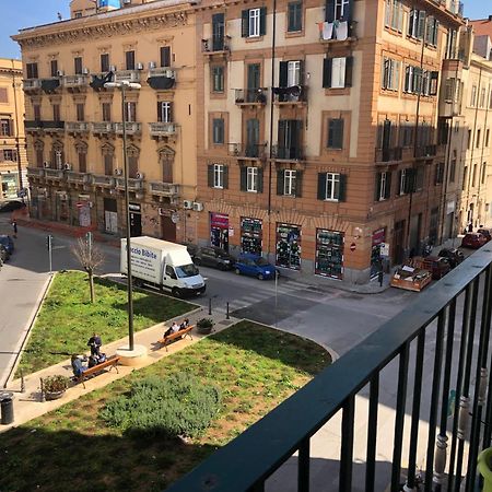 Al Teatro Biondo Guest House パレルモ エクステリア 写真