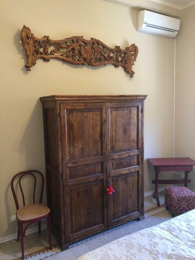 Al Teatro Biondo Guest House パレルモ エクステリア 写真