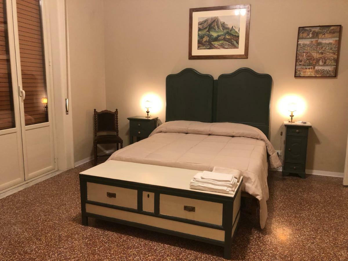 Al Teatro Biondo Guest House パレルモ エクステリア 写真