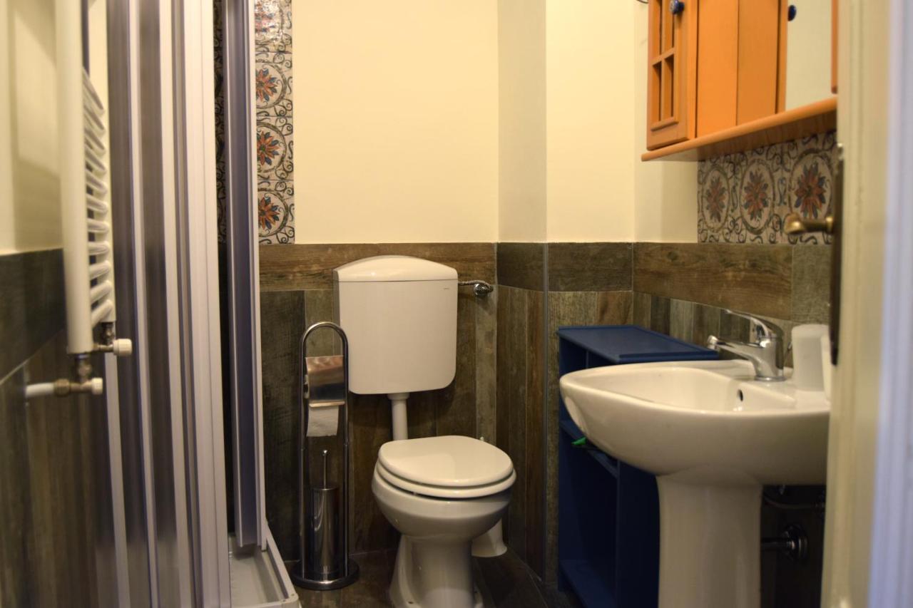 Al Teatro Biondo Guest House パレルモ エクステリア 写真